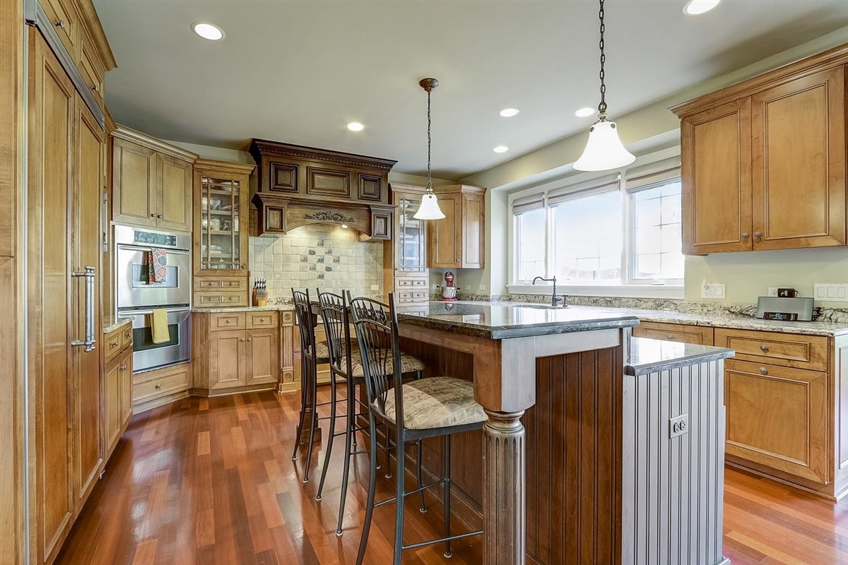 39W560 Walt Whitman Road St. Charles, IL 60175 - Photo 8 of 61