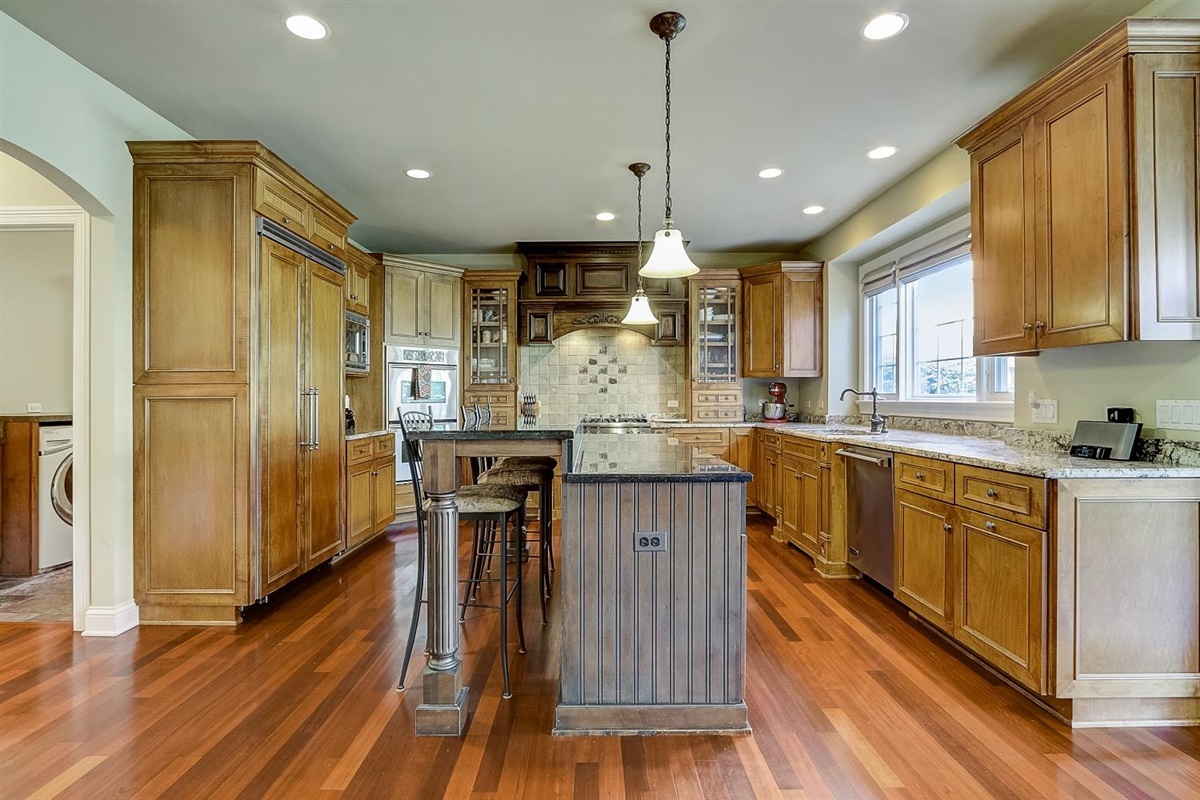 39W560 Walt Whitman Road St. Charles, IL 60175 - Photo 9 of 61