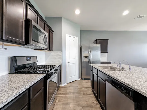 $2,300 | 14541 Montclair Way, Magnolia, TX 77354