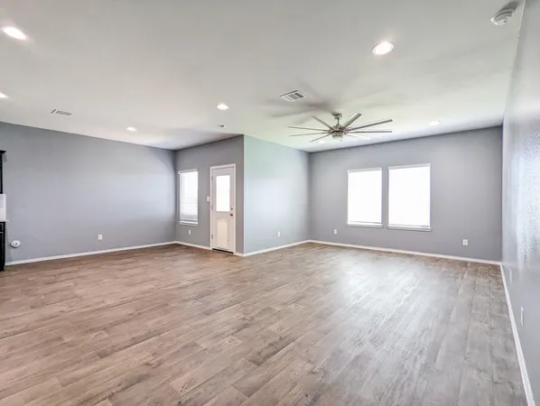 $2,300 | 14541 Montclair Way, Magnolia, TX 77354