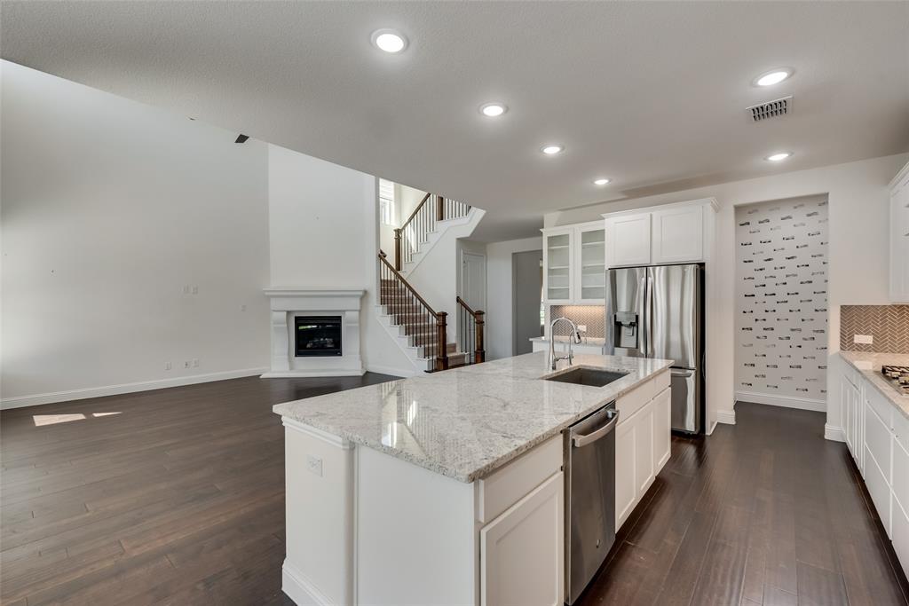 16476 Ryder Rock Road Frisco, TX 75033 - Photo 16 of 40 Beautiful Granite Countertops