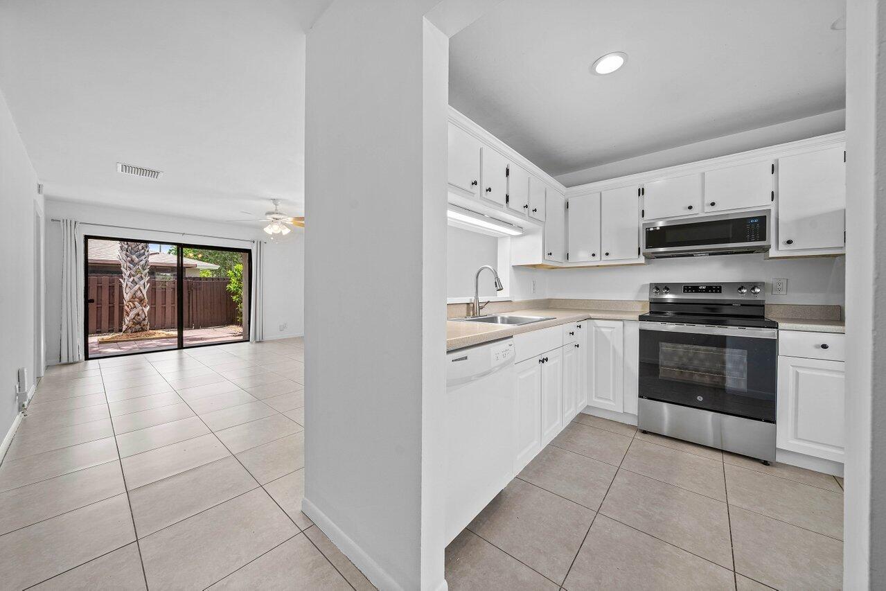 16422 Straw Way Delray Beach, FL 33484 - Photo 7 of 33 16422 Straw Way