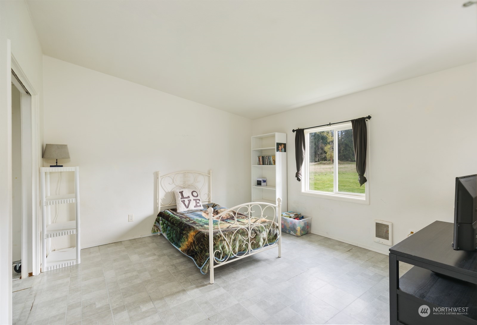 16101 Reichel Road Southeast Rainier, WA 98576 - Photo 11 of 18 Gallery Image 11