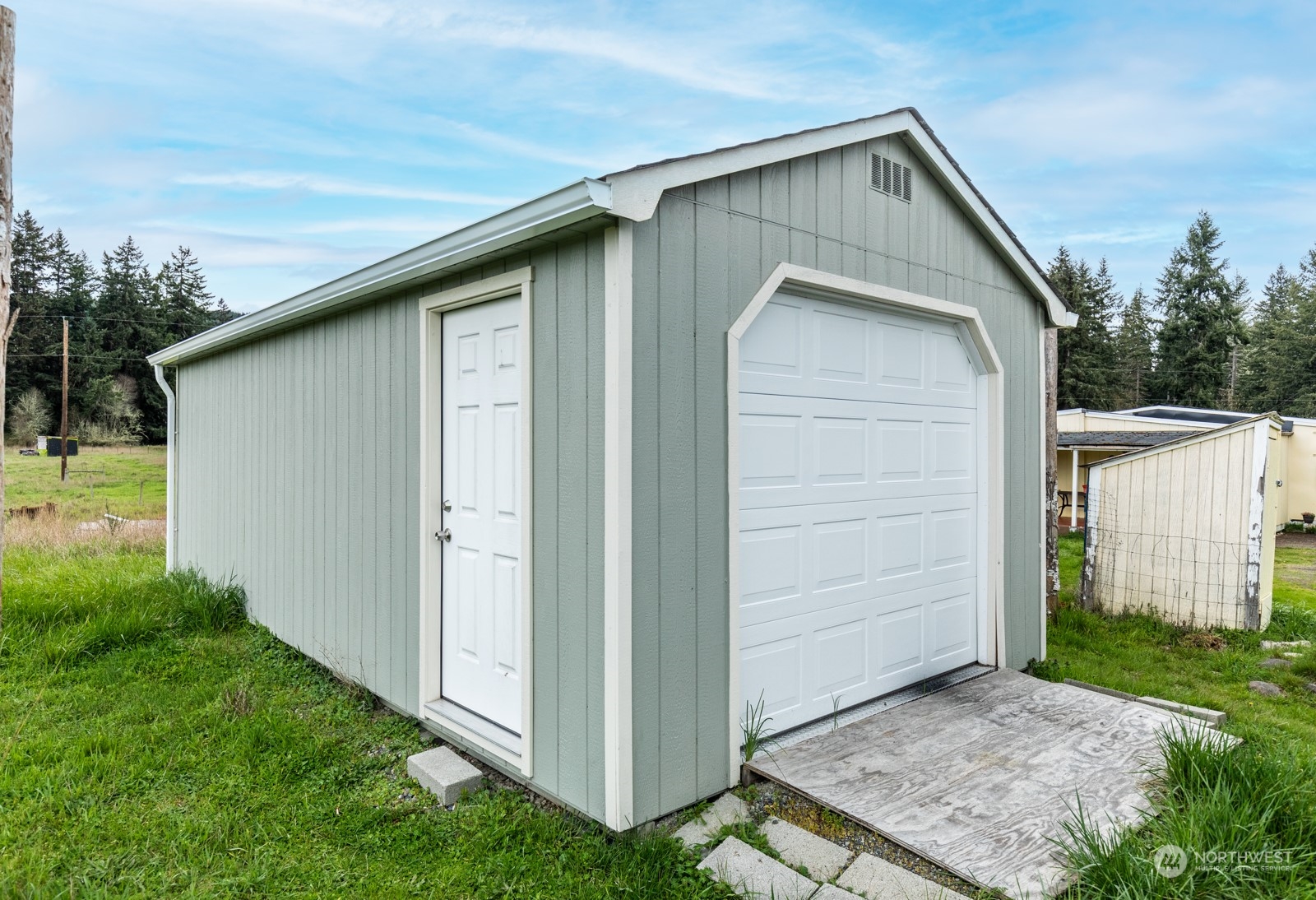 16101 Reichel Road Southeast Rainier, WA 98576 - Photo 14 of 18 Gallery Image 14