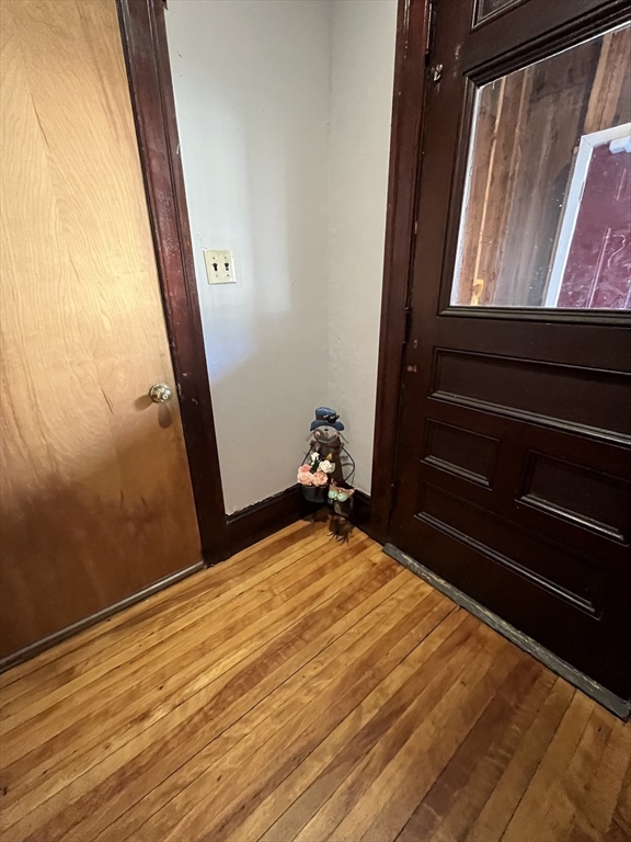 28 Prentice Street Worcester, MA 01604 - Photo 4 of 33 Gallery Image 4