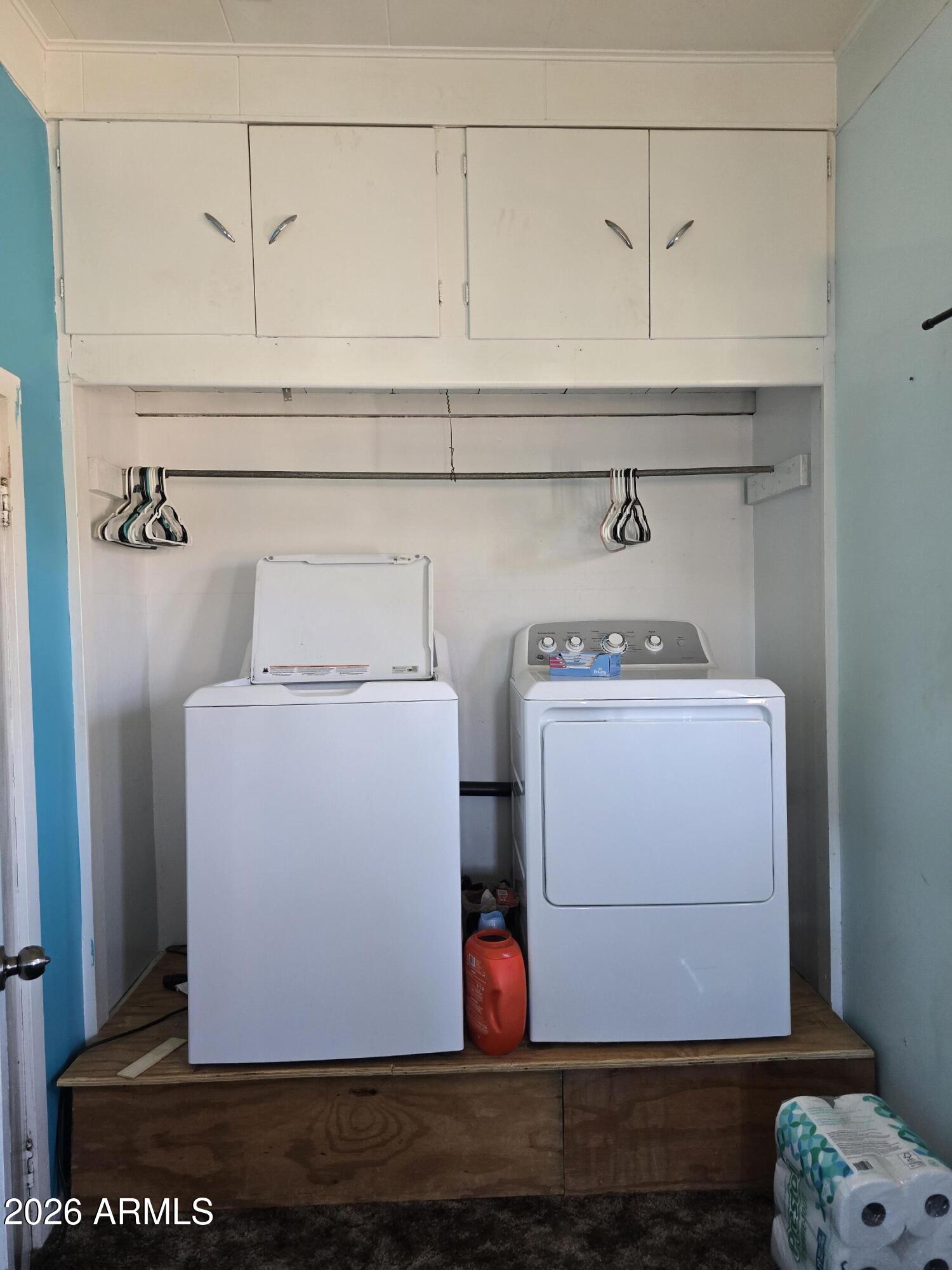 360 West Bailey Street Globe, AZ 85501 - Photo 11 of 11 a utility room with dryer and washer