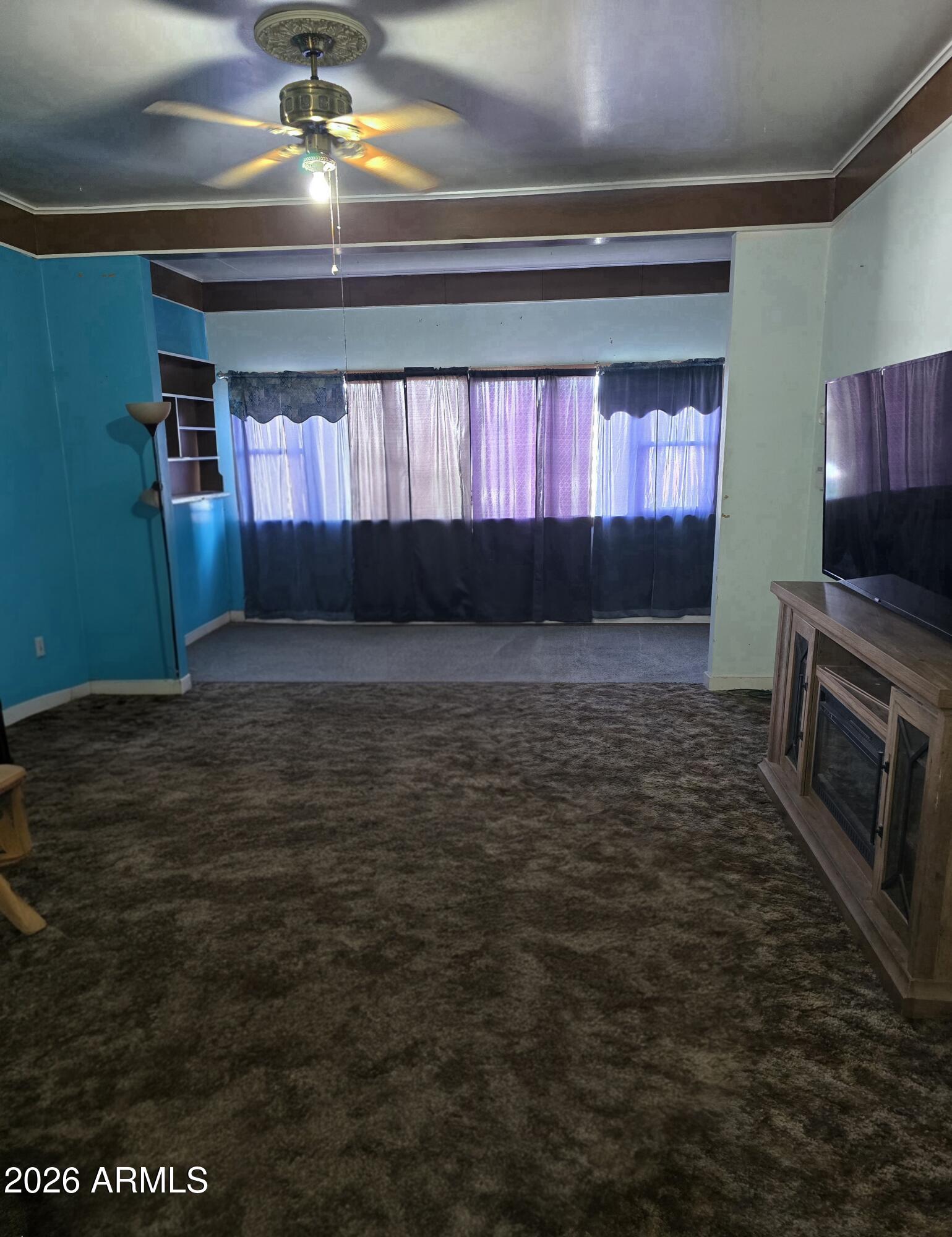 360 West Bailey Street Globe, AZ 85501 - Photo 8 of 11 a view of an empty room with a window