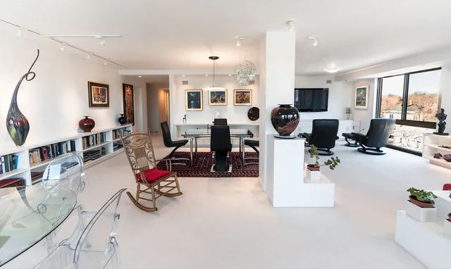 $2,650,000 | 1010 Memorial Drive, Unit 6G, Cambridge, MA 02138