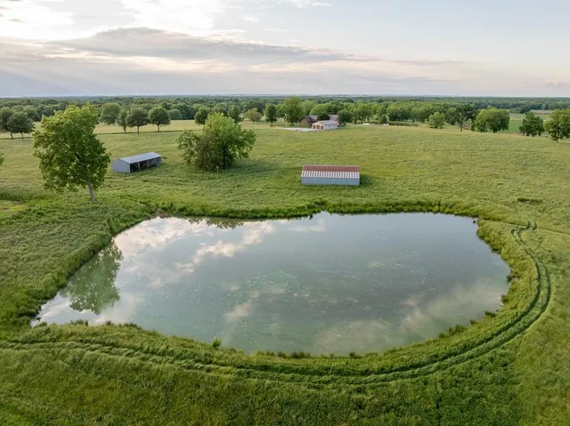 $699,500 | 662 West 6th Street, Schell City, MO 64783