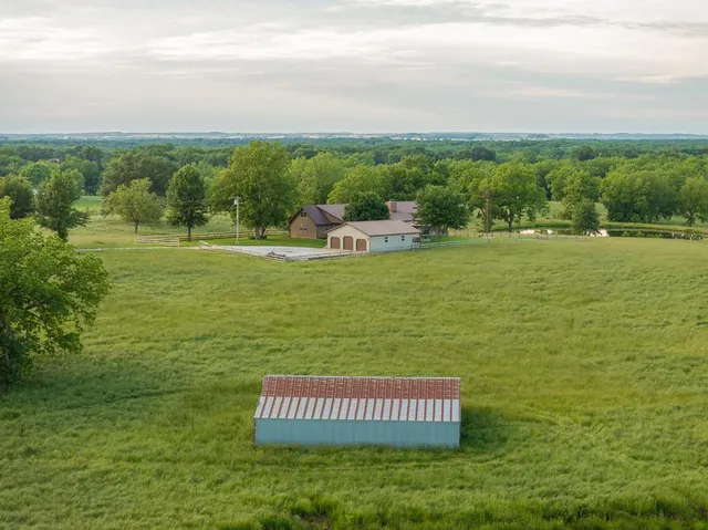 $699,500 | 662 West 6th Street, Schell City, MO 64783