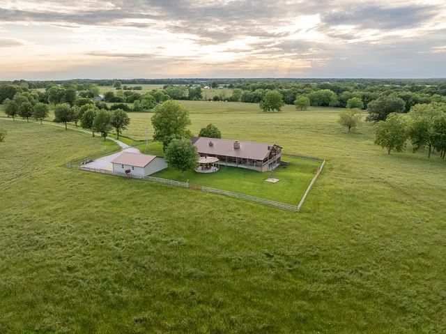 $699,500 | 662 West 6th Street, Schell City, MO 64783