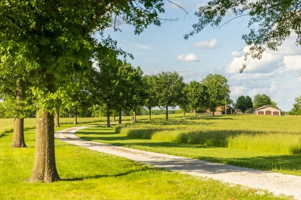$699,500 | 662 West 6th Street, Schell City, MO 64783