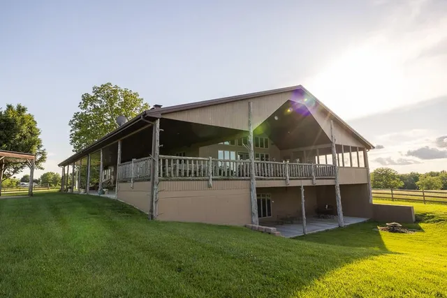 $699,500 | 662 West 6th Street, Schell City, MO 64783