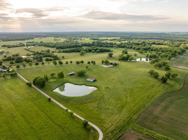 $699,500 | 662 West 6th Street, Schell City, MO 64783