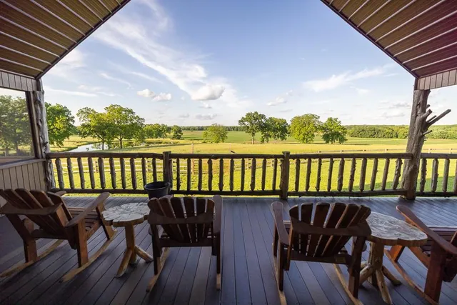 $699,500 | 662 West 6th Street, Schell City, MO 64783