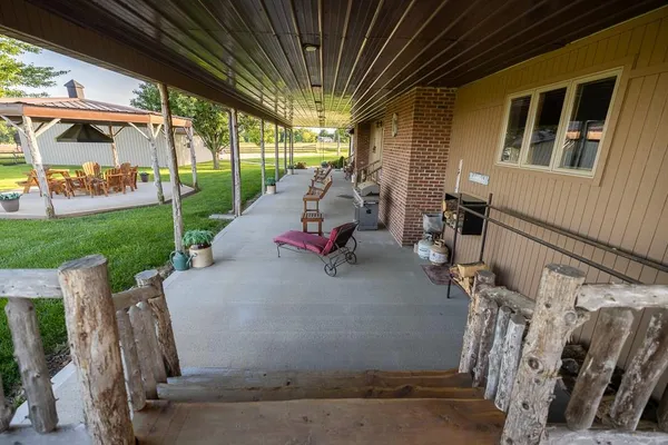 $699,500 | 662 West 6th Street, Schell City, MO 64783