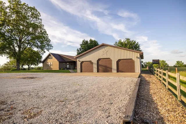 $699,500 | 662 West 6th Street, Schell City, MO 64783