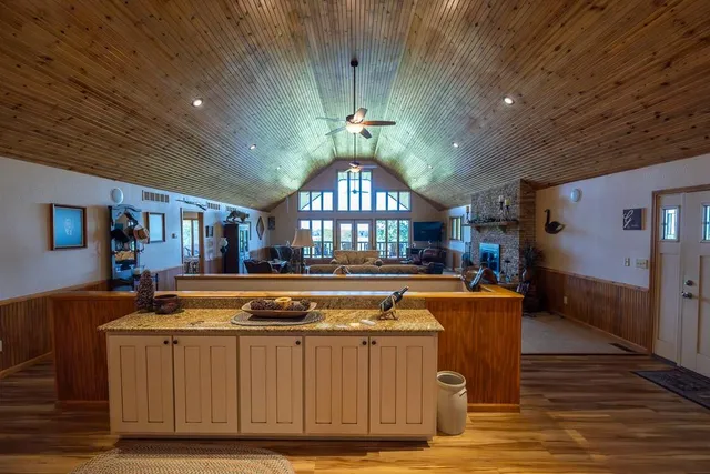 $699,500 | 662 West 6th Street, Schell City, MO 64783