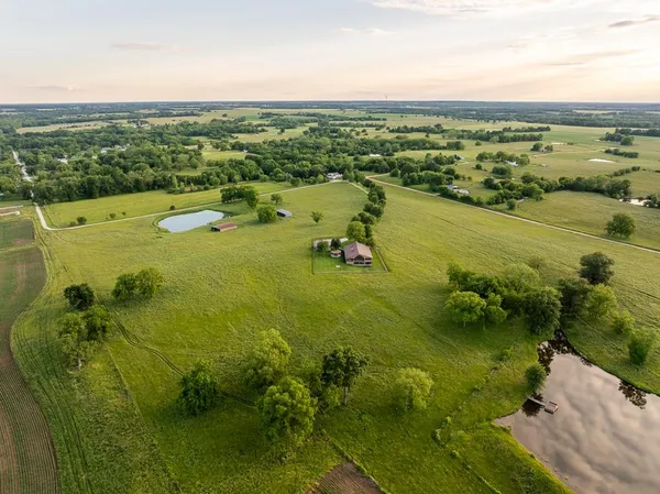 $699,500 | 662 West 6th Street, Schell City, MO 64783