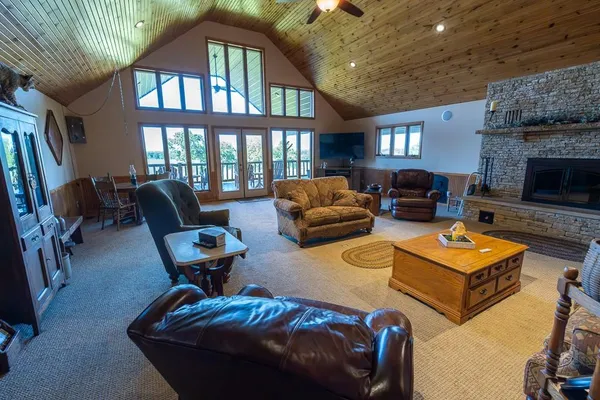 $699,500 | 662 West 6th Street, Schell City, MO 64783