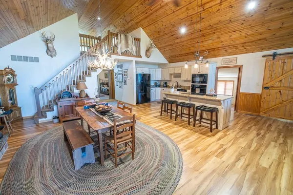 $699,500 | 662 West 6th Street, Schell City, MO 64783