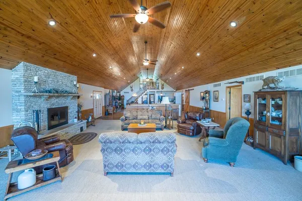 $699,500 | 662 West 6th Street, Schell City, MO 64783