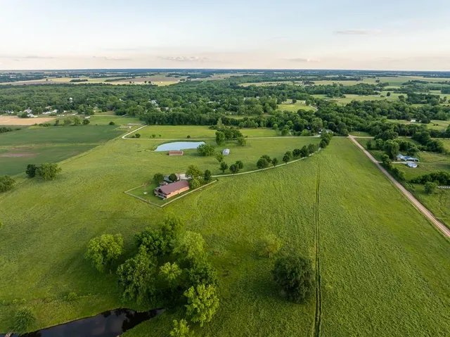 $699,500 | 662 West 6th Street, Schell City, MO 64783