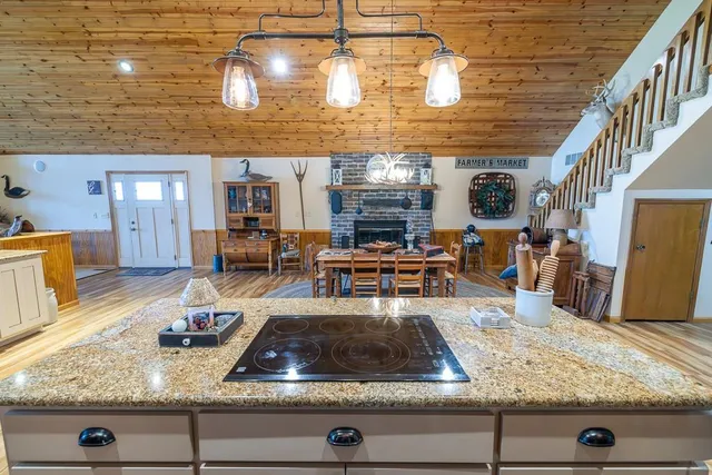 $699,500 | 662 West 6th Street, Schell City, MO 64783