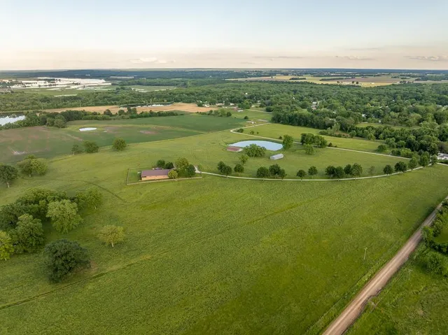 $699,500 | 662 West 6th Street, Schell City, MO 64783