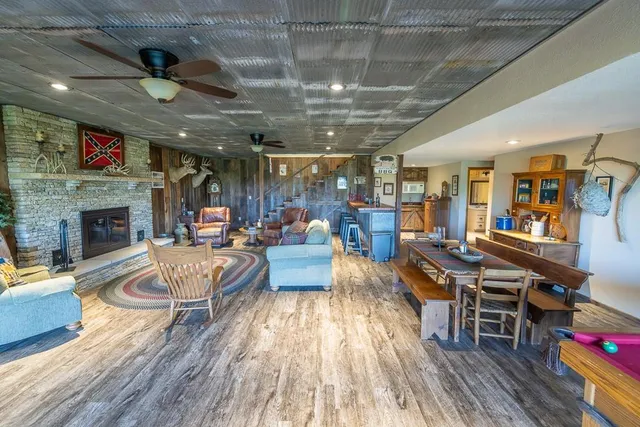 $699,500 | 662 West 6th Street, Schell City, MO 64783