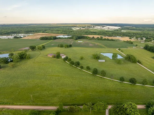 $699,500 | 662 West 6th Street, Schell City, MO 64783