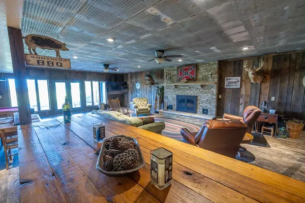 $699,500 | 662 West 6th Street, Schell City, MO 64783