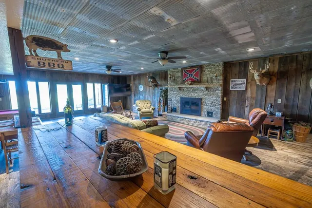 $699,500 | 662 West 6th Street, Schell City, MO 64783