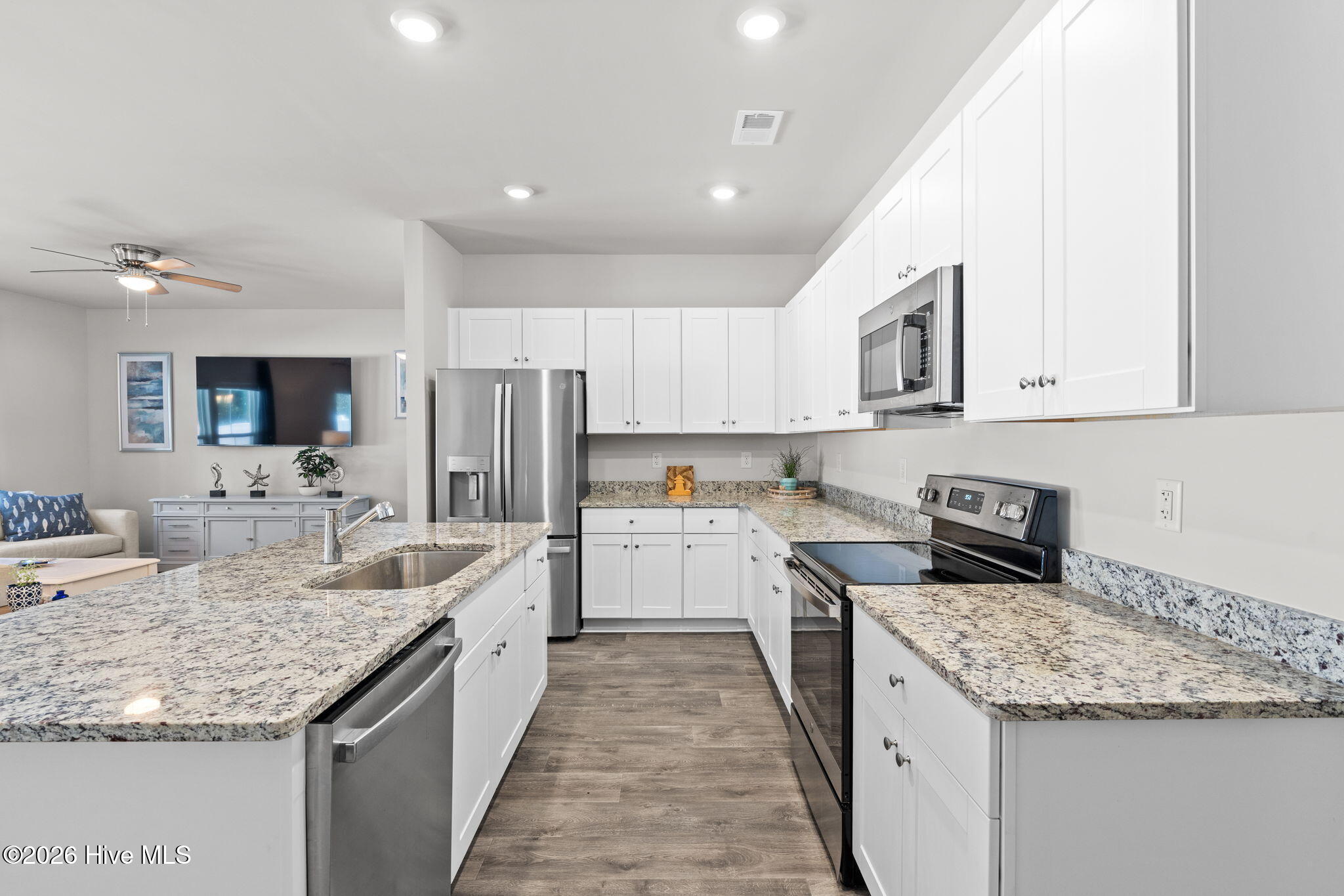 538 Ladyfish Loop Northwest Sunset Beach, NC 28468 - Photo 12 of 43 28-web-or-mls-cammediallc.com-33