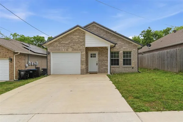 $1,575 | 2211 Henry Street, Greenville, TX 75401