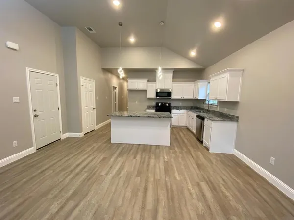 $1,600 | 2211 Henry Street, Greenville, TX 75401