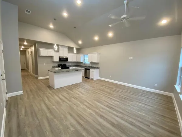 $1,600 | 2211 Henry Street, Greenville, TX 75401