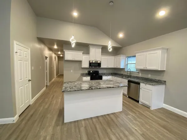 $1,600 | 2211 Henry Street, Greenville, TX 75401