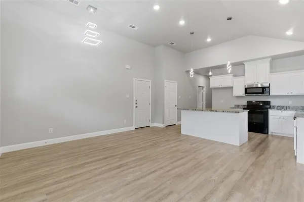 $1,575 | 2211 Henry Street, Greenville, TX 75401