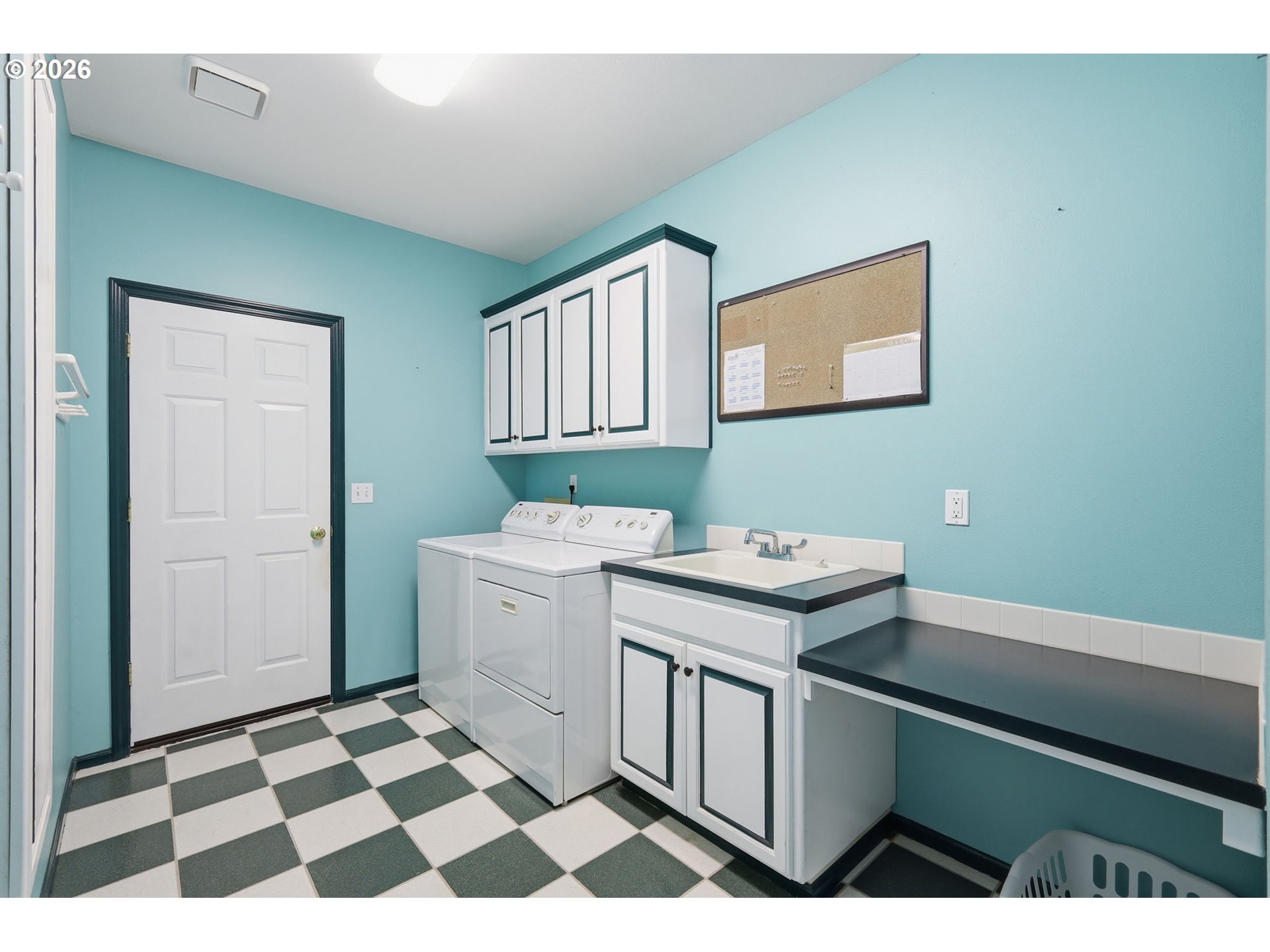 3379 South Lambert Street Eugene, OR 97405 - Photo 17 of 44 a utility room with dryer and washer
