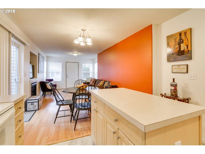 938 Southwest Junction Place Gresham, OR 97080 - Photo 13 of 29 Gallery Image 13