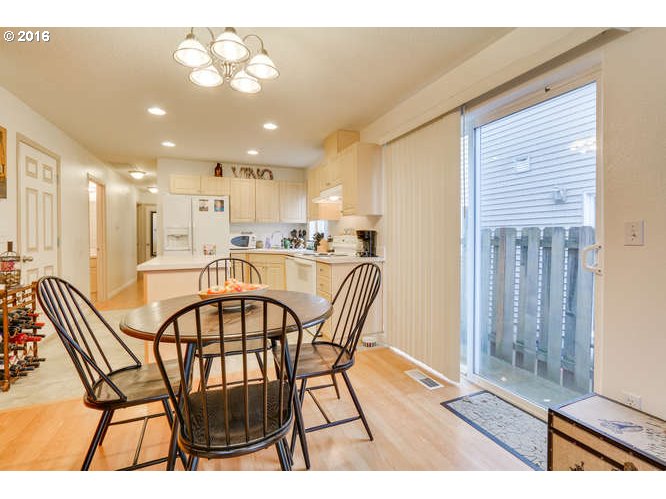 938 Southwest Junction Place Gresham, OR 97080 - Photo 6 of 29 Gallery Image 6