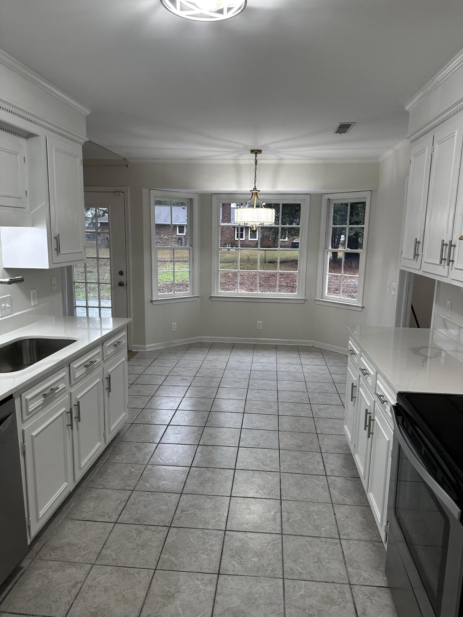 932 Ridgehill Drive Sumter, SC 29154 - Photo 10 of 61 Gallery Image 10