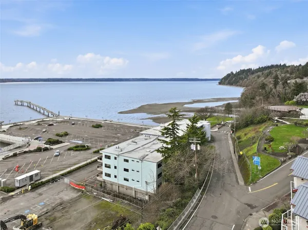 $639,950 | 22211 Cliff Avenue South, Unit 104, Des Moines, WA 98198
