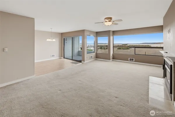 $639,950 | 22211 Cliff Avenue South, Unit 104, Des Moines, WA 98198