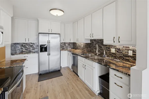 $639,950 | 22211 Cliff Avenue South, Unit 104, Des Moines, WA 98198