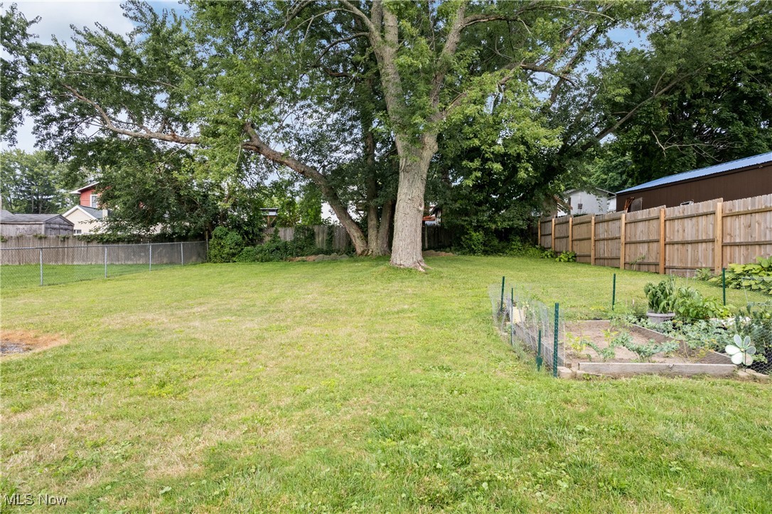 1427 Breiding Road Akron, OH 44310 - Photo 23 of 29