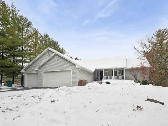 $630,000 | 24266 North Forest Drive, Lake Zurich, IL 60047