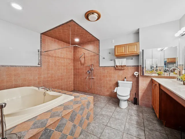 $630,000 | 24266 North Forest Drive, Lake Zurich, IL 60047