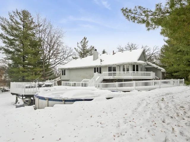 $630,000 | 24266 North Forest Drive, Lake Zurich, IL 60047